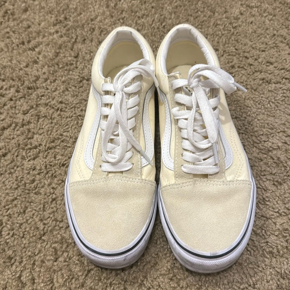 They are woman size 8 mens 6.5 only worn a couple times.